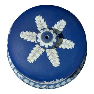 Antique English Wedgwood Jasperware Cheese Dome & Underplate, Circa 1900 For Sale