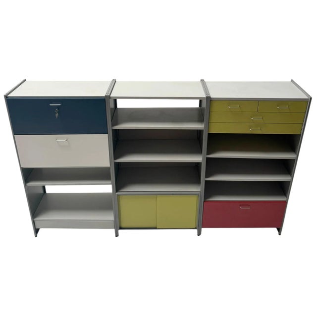 Stunning and elegant mid-century modern 5600 modular wall unit. Design by andre r. Cordemeyer for gispen culemborg....