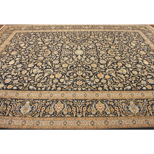 Middle Eastern Rug in Wool For Sale - Image 8 of 9