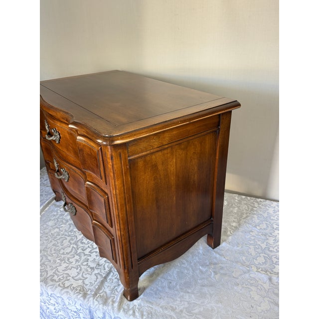 1980s 1980’s John Widdicomb French Provincial 3 Drawer Nightstand Dresser For Sale - Image 5 of 9