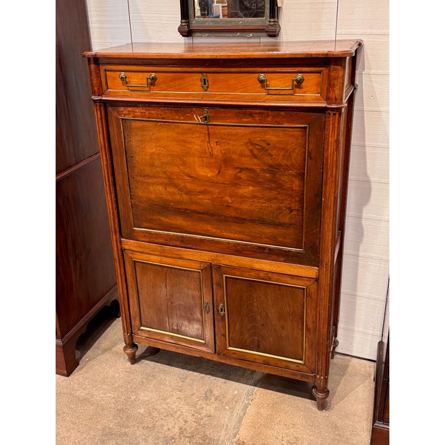 19th Century French Walnut Secrétaire Abattant For Sale - Image 4 of 18