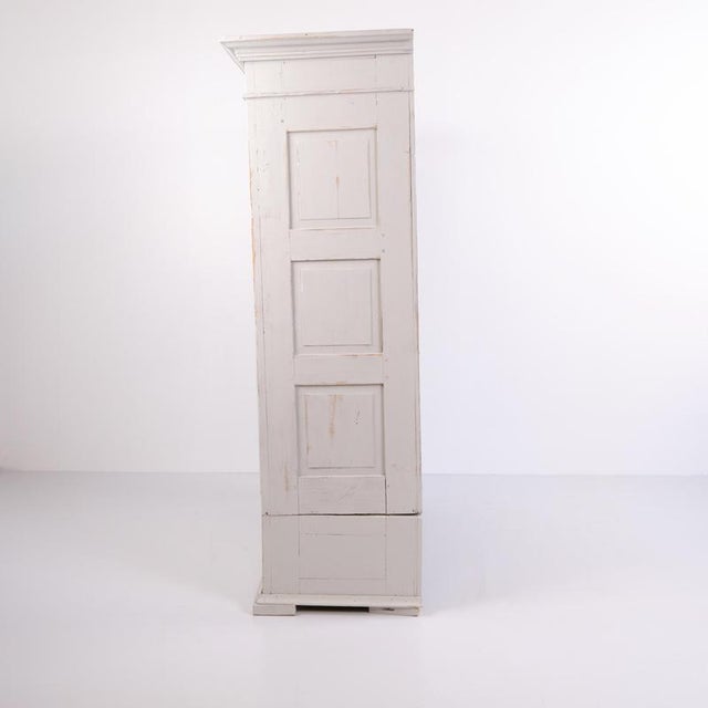 Grey-Painted Display Cabinet with Drawers, 1890 For Sale - Image 10 of 12