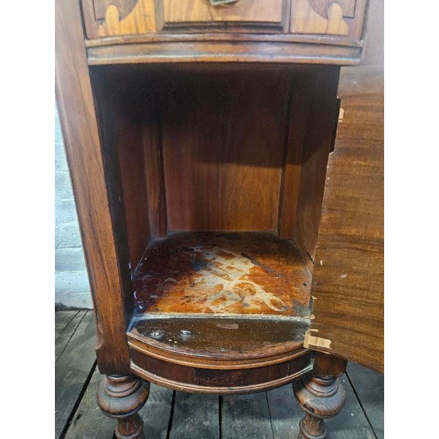 Early 20th Century Antique Early 20th Century Burl Mahogany Bedside Table / Nightstand For Sale - Image 5 of 12