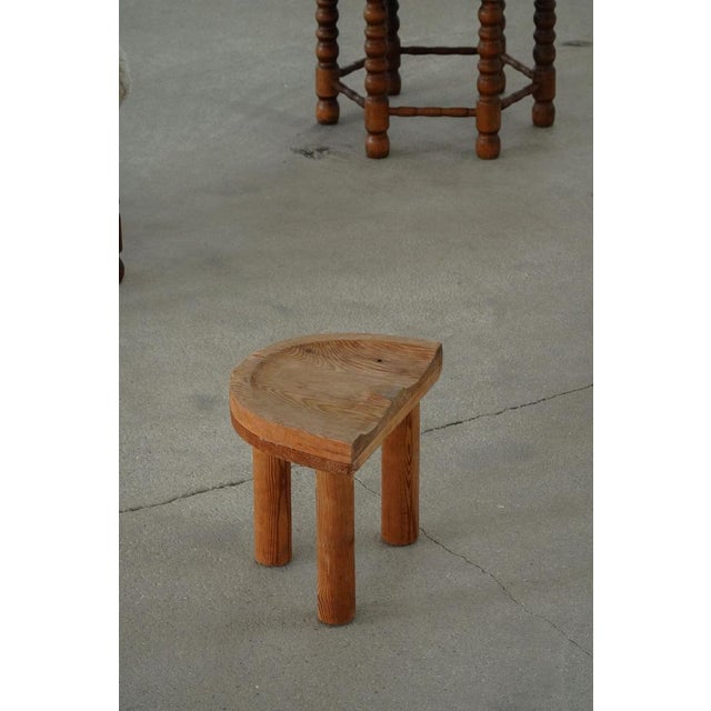 Mid-Century Swedish Folk Art Sculptural Pine Stool, 1950s For Sale - Image 12 of 17