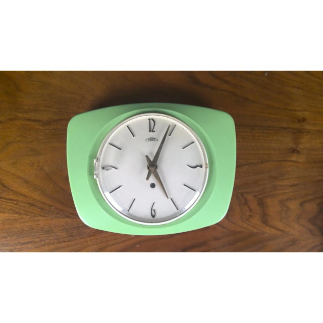 Plastic Wall Clock in Pastel Green from PRIM, 1960s For Sale - Image 7 of 8