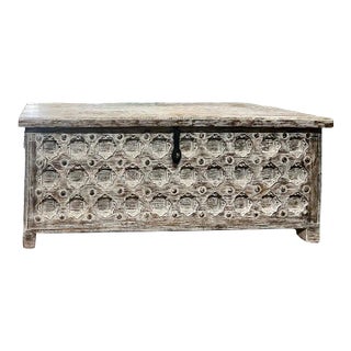 Vintage White Reclaimed Wood Chest Repurposed Blanket Trunk Bench For Sale