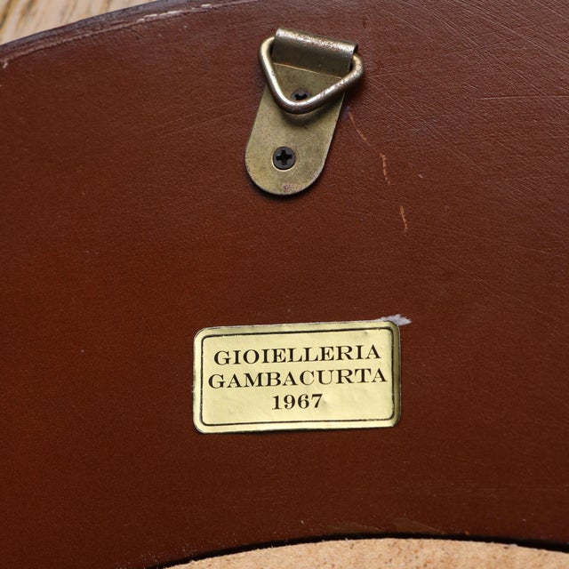 1970s Mid-Century Circular Mirror in Cognac Leather with Capitonné Details, Italy, 1970s For Sale - Image 5 of 6