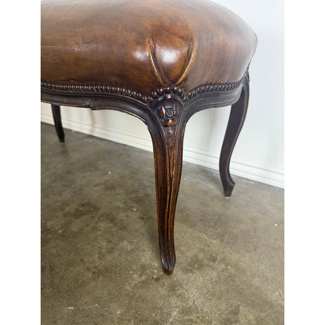 Wood French Louis XV Style Carved Bench With Distressed Leather Upholstery For Sale - Image 7 of 9