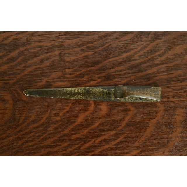 Early 20th Century Roycroft Arts & Crafts Hammered Brass Over Copper Letter Opener For Sale - Image 5 of 13