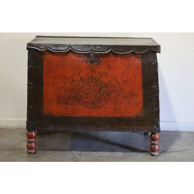 Painted wooden trunk on legs from Tibet 18th c.