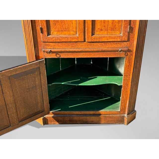 18th Century George III Oak Corner Cupboard, 1780s For Sale - Image 4 of 10