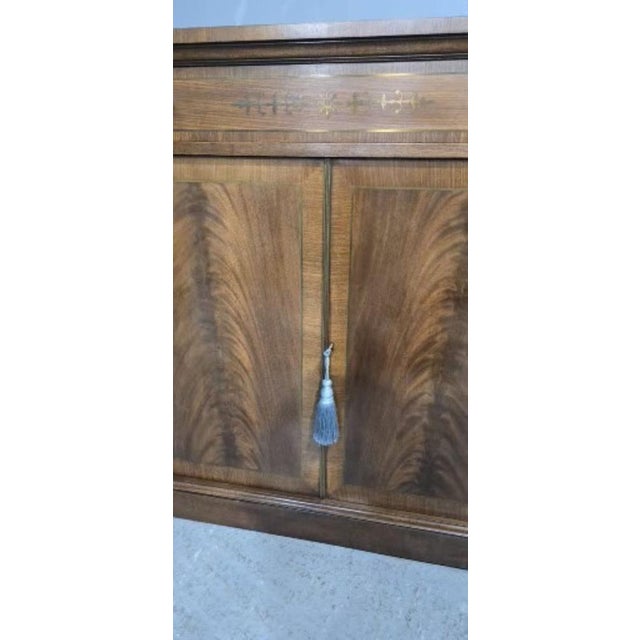 1920s Vintage Brass Inlaid Breakfront Sideboard in Mahogany, 1920 For Sale - Image 5 of 17