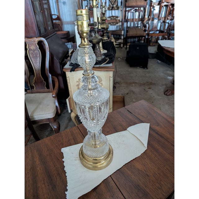 Glass Vintage Laurel Lamp Co. Crystal Urn Table Lamp - Mid-Century Hollywood Regency For Sale - Image 7 of 7