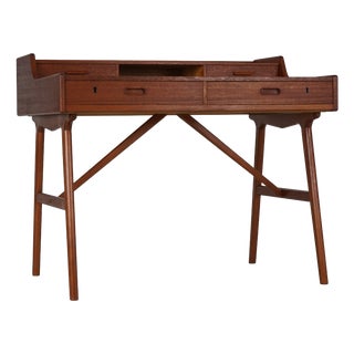 Danish Model 64 Desk in Teak by Arne Wahl Iversen for Vinde Möbelfabrik, 1960 For Sale