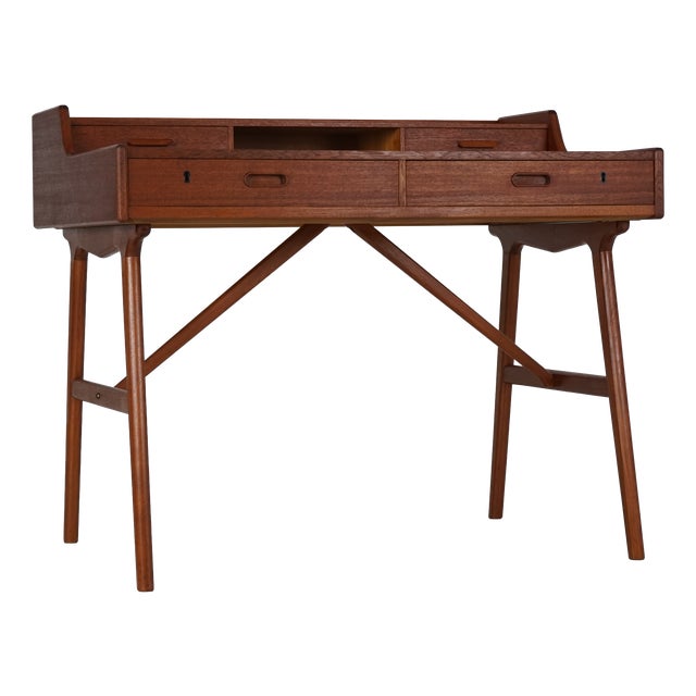 Danish Model 64 Desk in Teak by Arne Wahl Iversen for Vinde Möbelfabrik, 1960 For Sale