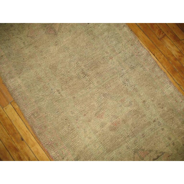 Light Pink Cream Mid-20th Century Neutral Moroccan Runner For Sale In New York - Image 6 of 6
