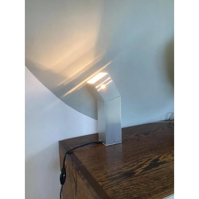 Architecture Model 2047 Glow Worm Table Lamp by Raak Amsterdam, 1970 For Sale - Image 4 of 7