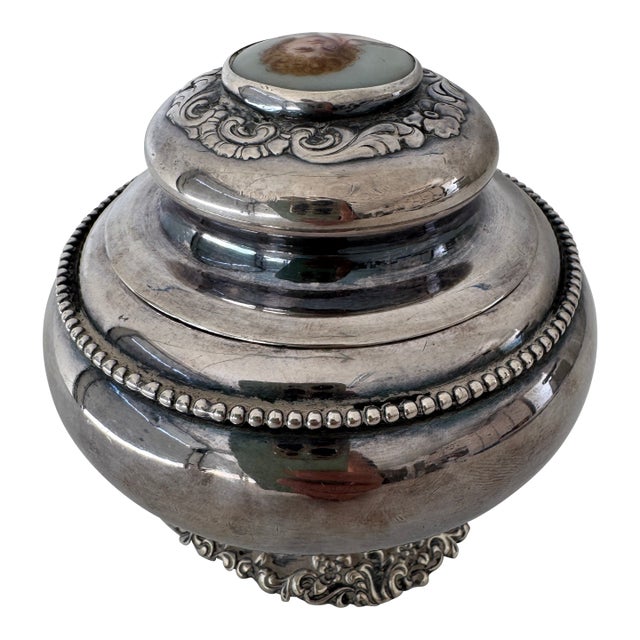 Late 19th Century Derby Silver Co. Quadruple Plate Portrait Covered Dresser Jar For Sale