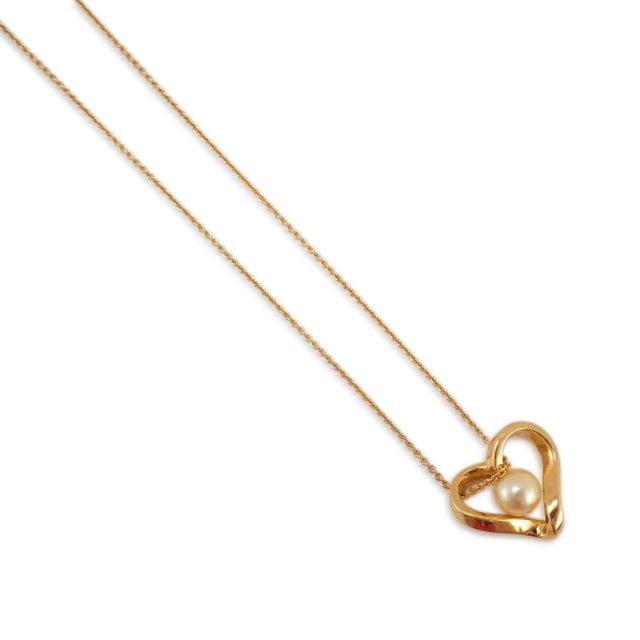 Modern Mikimoto 18k Yellow Gold Pearl Pendant Heart Motif Necklace For Sale - Image 3 of 7