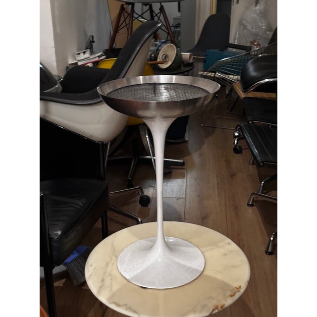 White Tulip Ashtray by Eero Saarinen for Knoll Inc., 1970 For Sale - Image 8 of 8