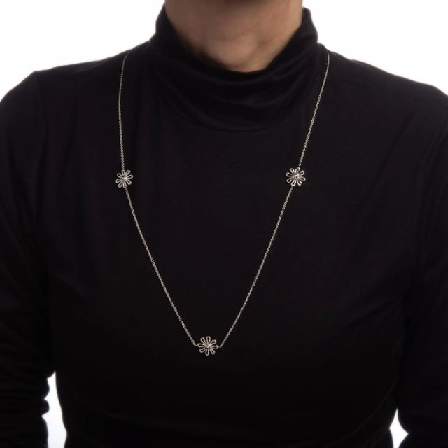 Modern Tiffany & Co Paloma Picasso Flower Necklace Estate Silver 27" Long Chain For Sale - Image 3 of 4