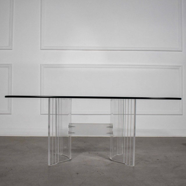 1970's Modern Lined Lucite Trio of Pedestal Tables - Set of 3 For Sale - Image 4 of 10