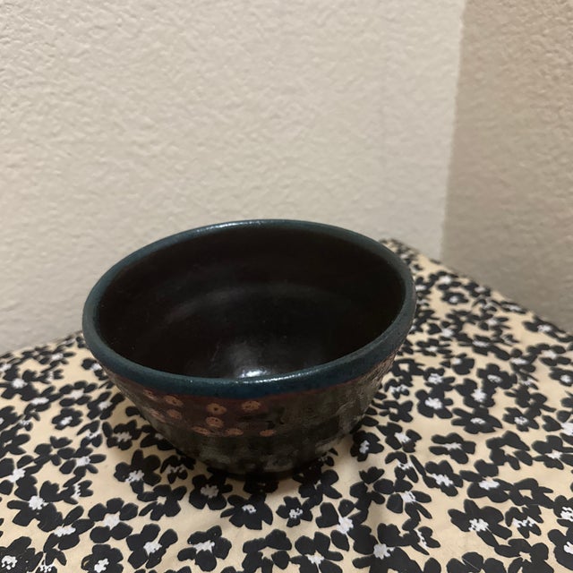 Ceramic Hand Painted Bowl With Jalepeno Motif Made in Mexico For Sale - Image 7 of 7