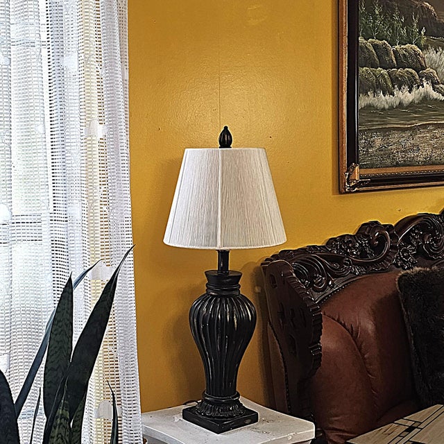 Vintage Traditional Fluted Urn Table Lamp in Antique-Style Carved Wood Look For Sale - Image 18 of 18