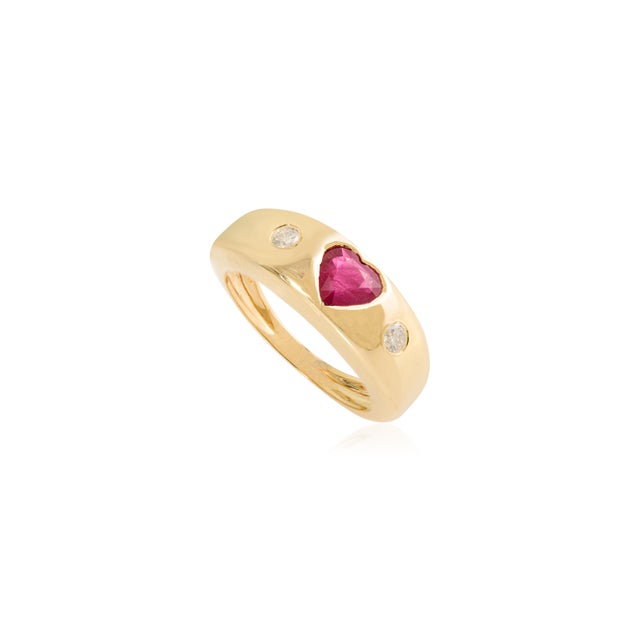 Solid 18k Gold Contemporary Chunky Heart Ring Faceted Ruby & Diamonds Size 6.5 For Sale - Image 4 of 12