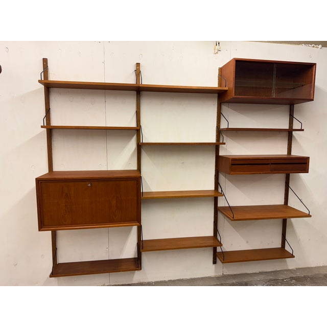 Vintage Scandinavian Wall Unit in Teak by Poul Cadovius for Royal System, 1960s For Sale - Image 13 of 14
