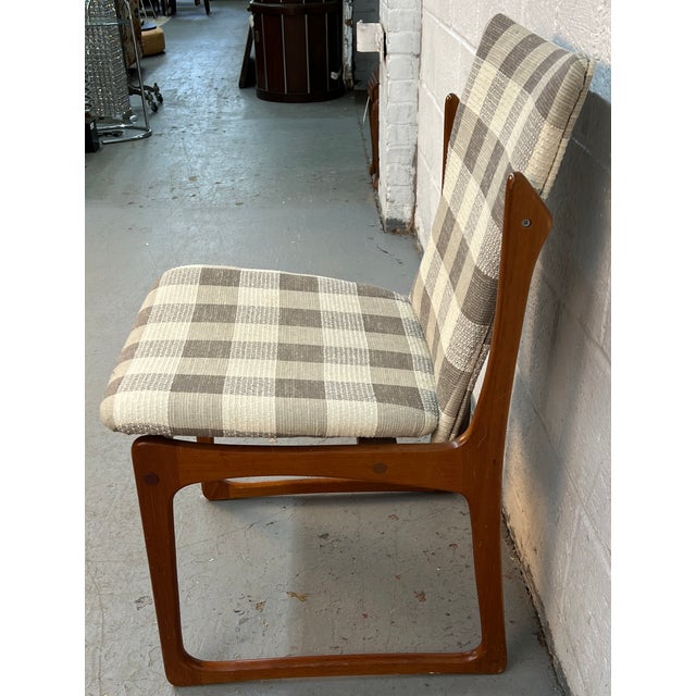 Mid 20th Century Set of Six Danish Mid-Century Modern Teak Sled Leg Dining Chairs by Art Furn For Sale - Image 13 of 17