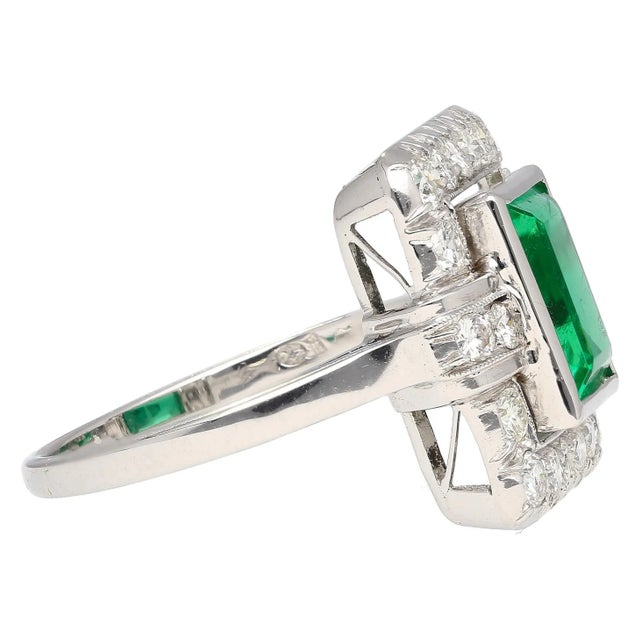 1960s 1960s 2.86 Carat Afghan-Chinese Minor Oil Emerald & Diamond Halo Ring in 18k Gold Size 6 For Sale - Image 5 of 11