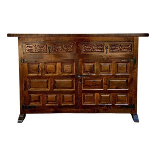 20th Century Catalán Spanish Dresser Carved in Walnut, 1920s For Sale