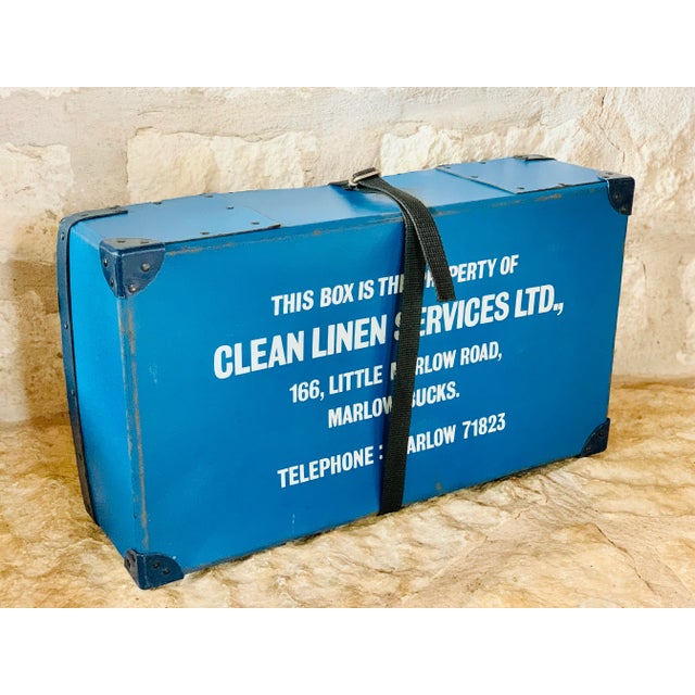 Early 20th Century Vintage English Laundry Mailing Box For Sale - Image 11 of 12