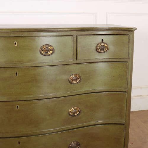 English Serpentine Front Chest of Drawers For Sale - Image 4 of 14