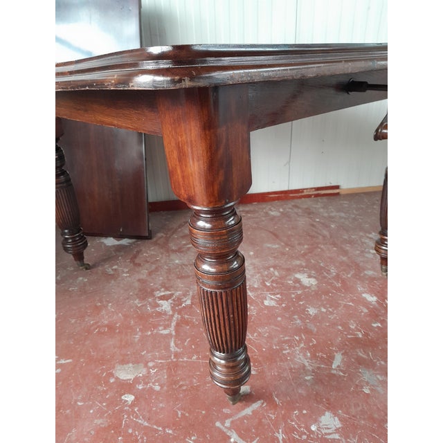 British Victorian Mahogany Extending Dining Table, 1840s-1890s For Sale - Image 3 of 18