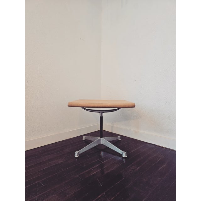 Mid-Century Modern 1950's Charles & Ray Eames for Herman Miller Aluminum Group Recliner & Ottoman — 1st Generation / Patent Pending For Sale - Image 3 of 10