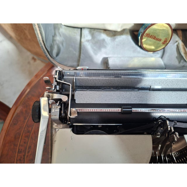 Travel-Riter Deluxe from Remington, 1960s For Sale - Image 6 of 14