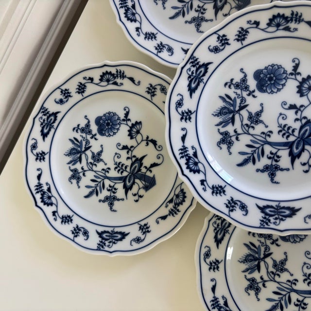 Chinoiserie 1970s Blue Danube Blue Onion Porcelain Salad or Dessert Plates - Set of 8 For Sale - Image 3 of 6