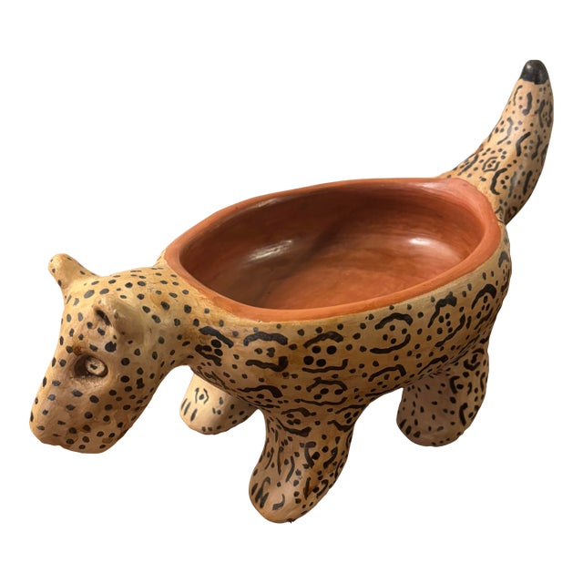 Brazilian Indigenous Waujá Waurá Handmade Jaguar Pottery Bowl For Sale