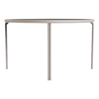 Brown Jordan Kantan Aluminum 48" Round Dining Table, Dove frame For Sale