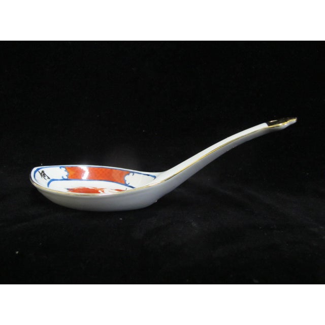 Early 20th Century Japanese Imari Porcelain Butterfly & Flower Soup Serving Spoon Ladle Pair For Sale - Image 5 of 8