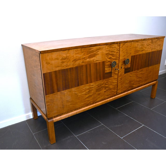 Rare Swedish Grace Flamed Birch and Macassar Sideboard by Svenska Möbelfabrikerna SMF, late 1920s For Sale - Image 4 of 9
