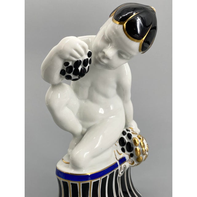 1920s Art Nouveau Traubenesser Porcelain Figurine by Carl Nacke for Fraureuth, 1920 For Sale - Image 5 of 16