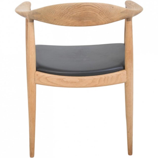 Vintage JH503 The Chair in Oak and Black Leather by Hans Wegner, 1960s For Sale - Image 14 of 18