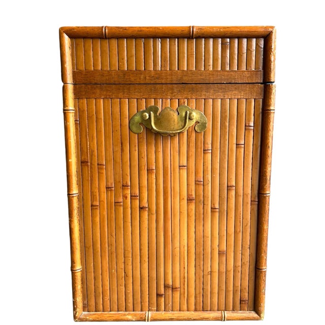 Vintage bamboo trunk/ side drinks table. Nice Large size.