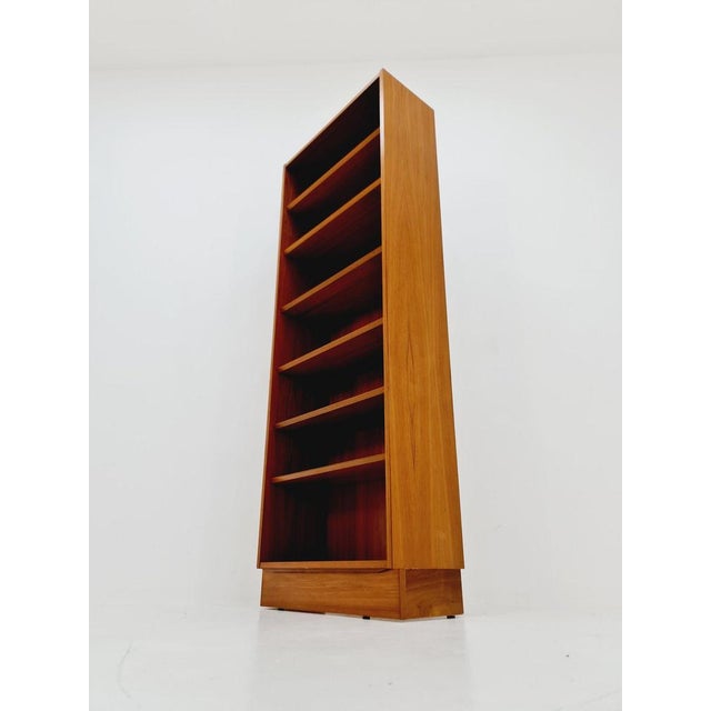 Vintage Danish Freestanding Book Case in Teak by Hundevad, 1960s For Sale - Image 6 of 11