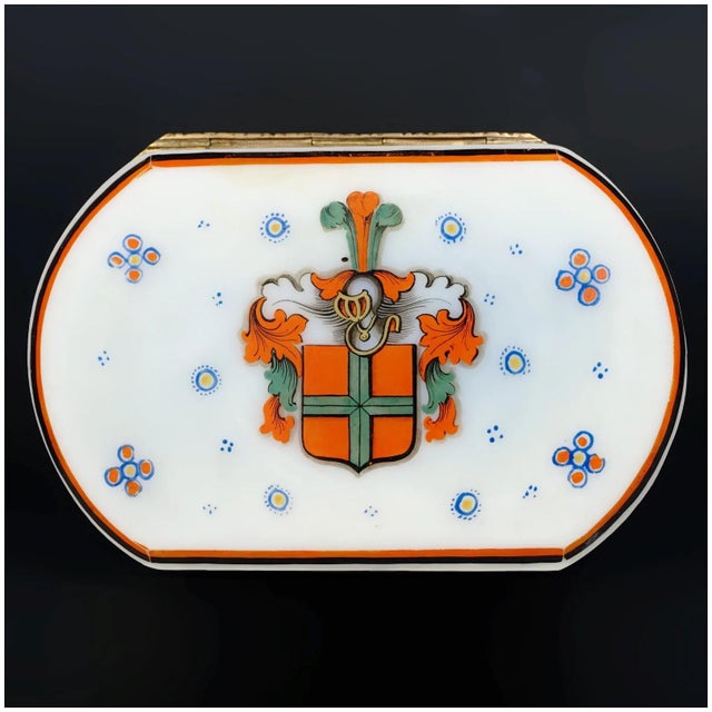 19th Century Antique Bohemian Opaline Glass Box Armorial Hand Painted Coat of Arms For Sale - Image 4 of 11