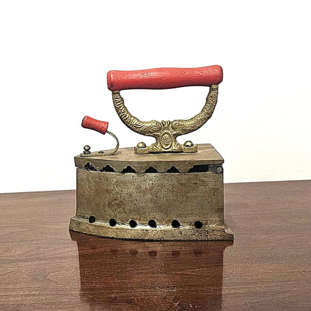 Vintage Cast Iron Charcoal Iron With Red Brass Handle – Early 20th Century Industrial Accent For Sale - Image 10 of 11