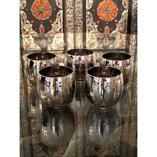 Dorothy Thorpe C. 1960s Vintage Round Barware Whiskey Glasses With Silver Overlay- Set of 5 For Sale - Image 4 of 13
